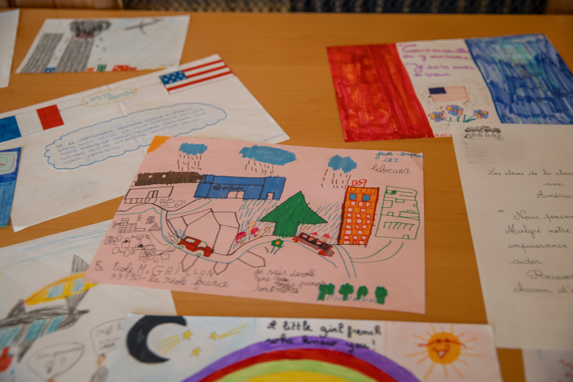 dessin-ambassade-us-2-flou