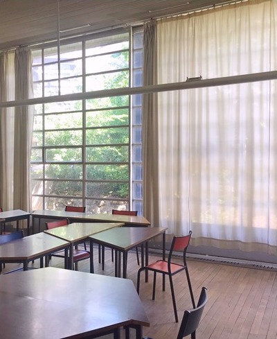 ecole-pleine-air-salle-classe-adeline-rispal-b_0