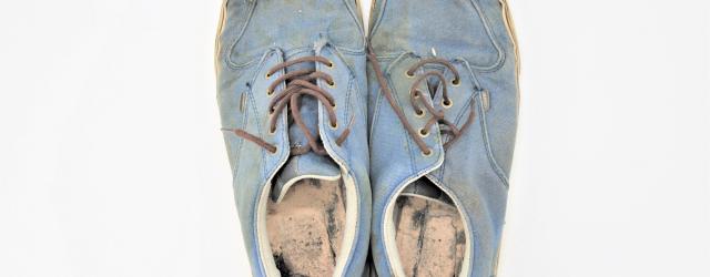 paire de basket d'un rescapé du Bataclan